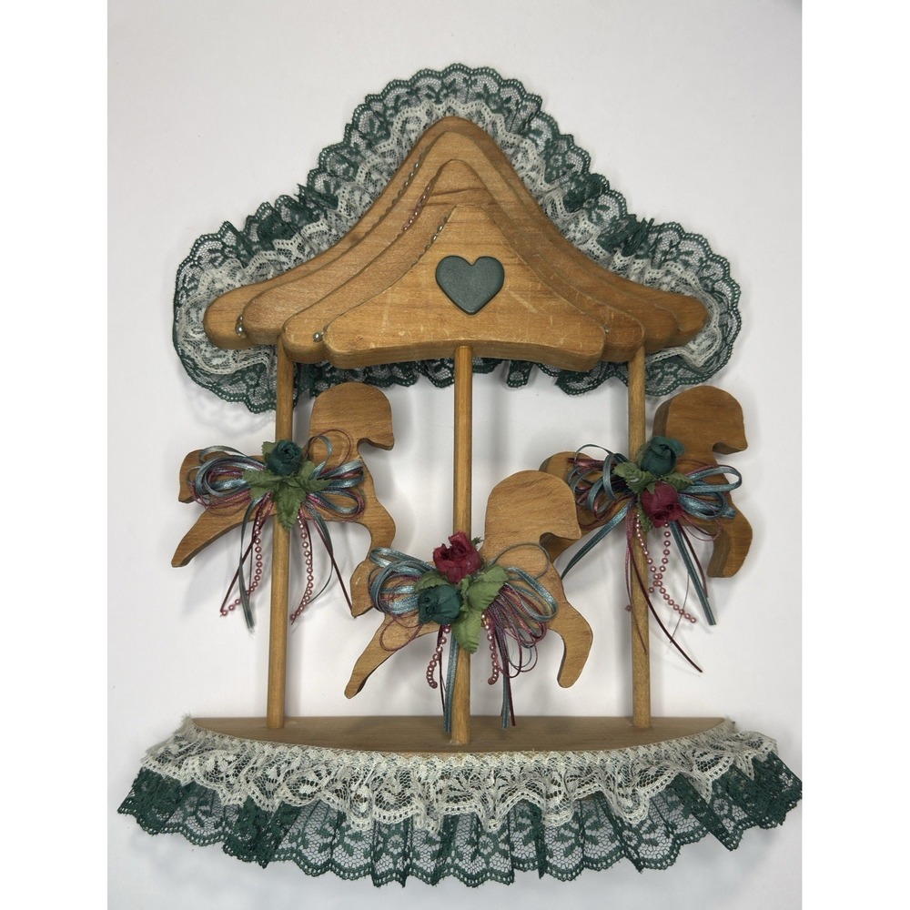 Carousel‎ Horse Wall Hanging Vtg Wooden Horse Lace Country Cottage Home Décor